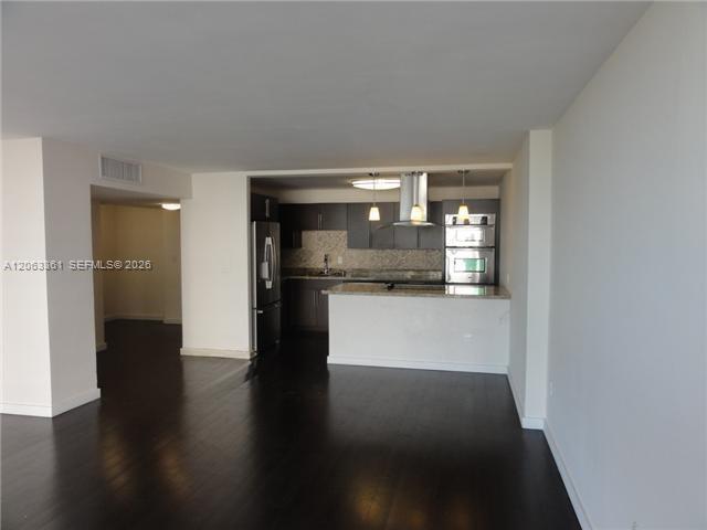 Foto del edificio - 600 NE 36th St