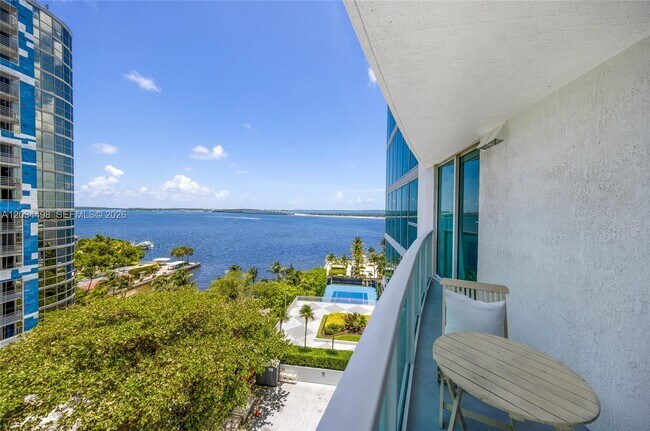 Foto del edificio - 2101 Brickell Ave