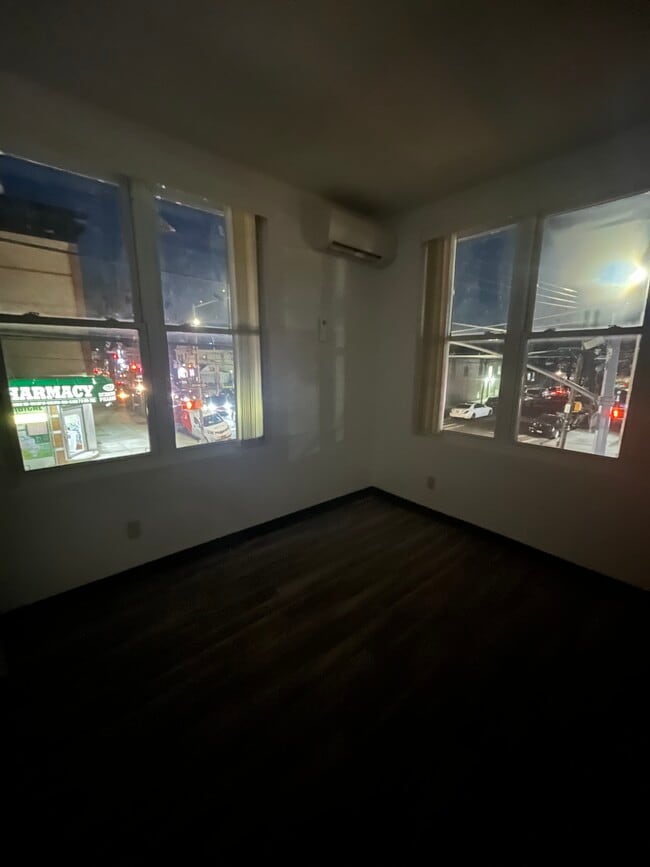 Building Photo - 12411 101st Ave