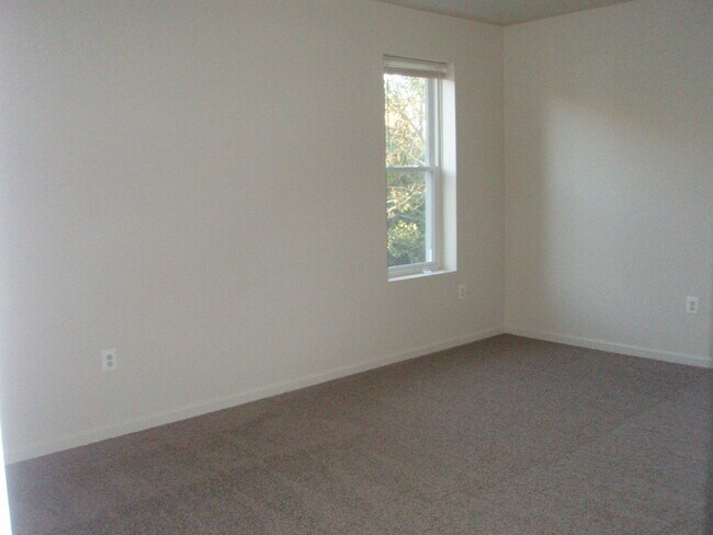 Building Photo - 1306 Kings Hwy