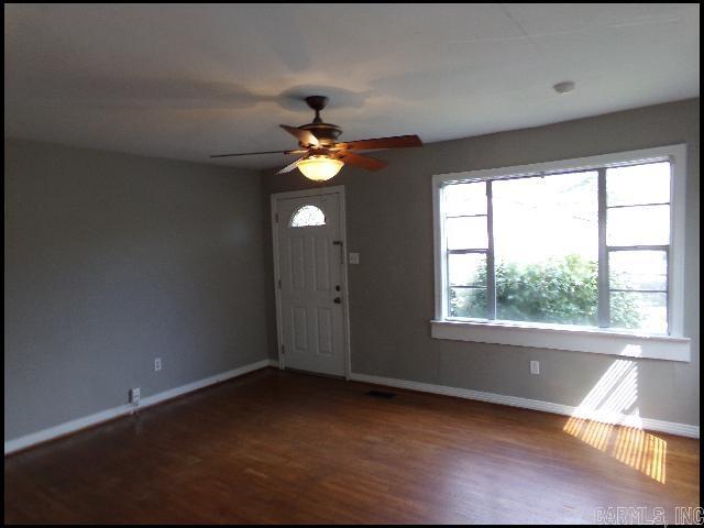Foto del edificio - 5919 Woodlawn Dr