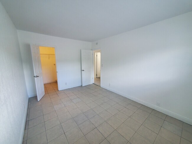 Foto del edificio - 1021 NE 24th Ave
