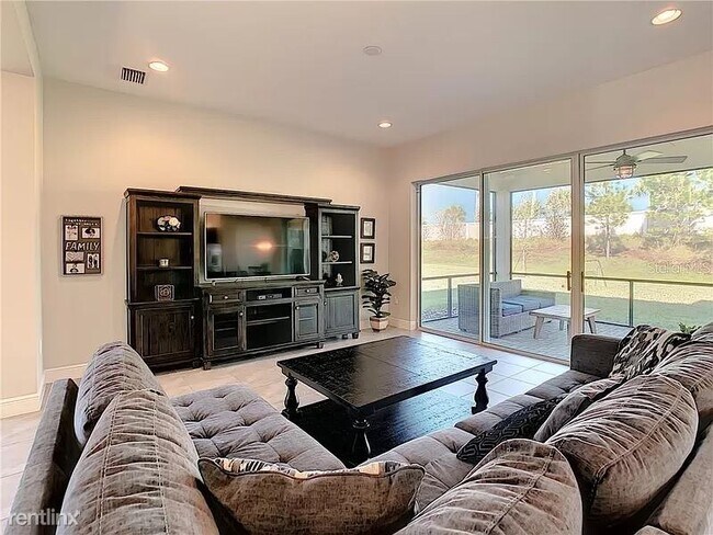 Building Photo - 5 br, 4 bath House - 2871 Tarragona Way