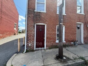 Building Photo - 230 W Mifflin St