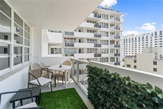 Building Photo - 100 Lincoln Rd