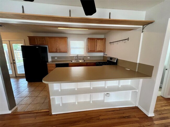 Foto del edificio - 5511 Clay Ave