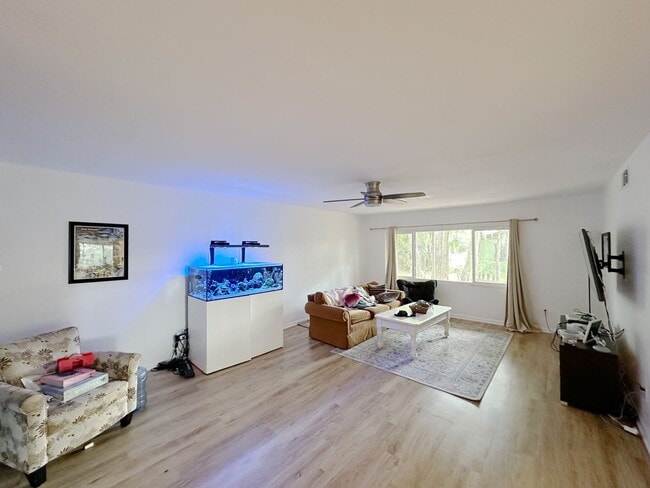 Beautiful, Renovated 4 Bedroom, 2 Bathroom House in the Fifth Avenue Neighborhood - Beautiful, Renovated 4 Bedroom, 2 Bathroom House in the Fifth Avenue Neighborhood