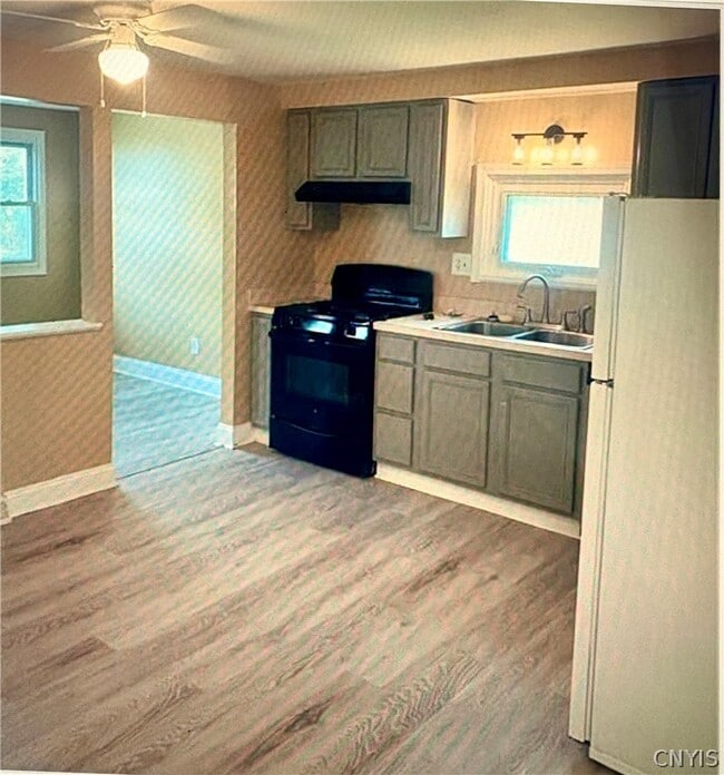 Foto del edificio - 8050 Lucas Dr