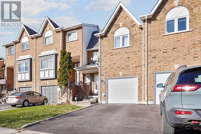 Photo du bâtiment - 334 Sparrow Cir