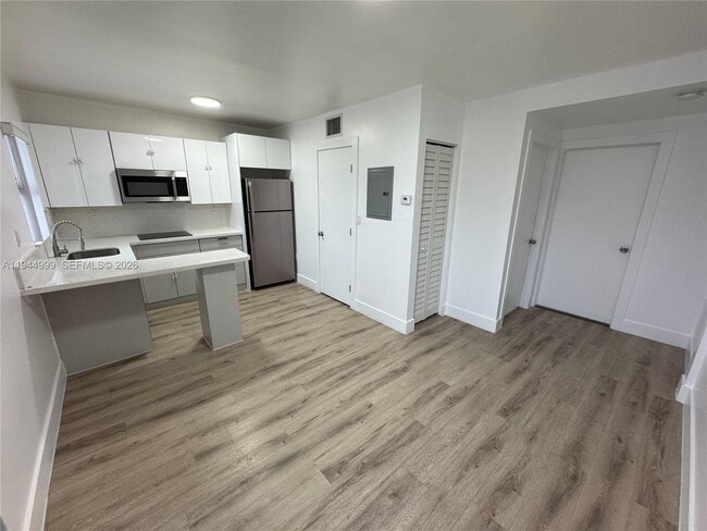 Building Photo - 1969 NW 2nd Ct