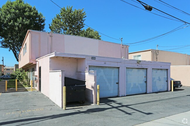 Building Photo - 14292 Village Way