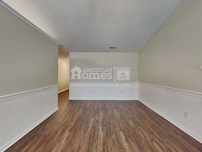 Building Photo - 506 Great Oaks Way