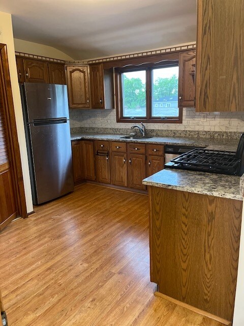 Kitchen - 269 Hurlbert St