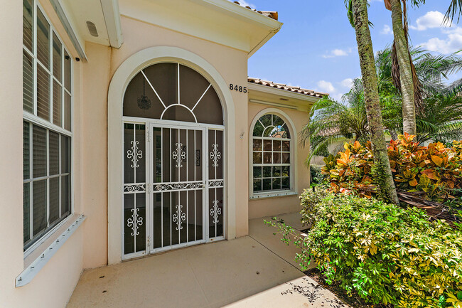 Foto del edificio - 8485 SE Palm Hammock Ln