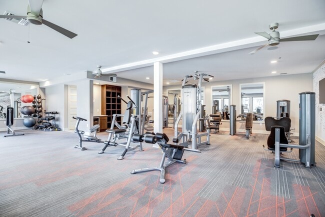 Interior Photo - 2000 West Creek