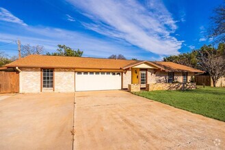 Building Photo - 307 Sioux Trail