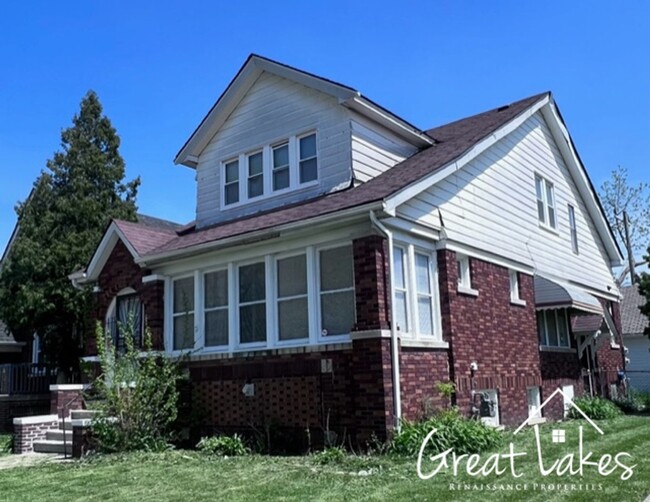 Building Photo - 5204 Beaconsfield St