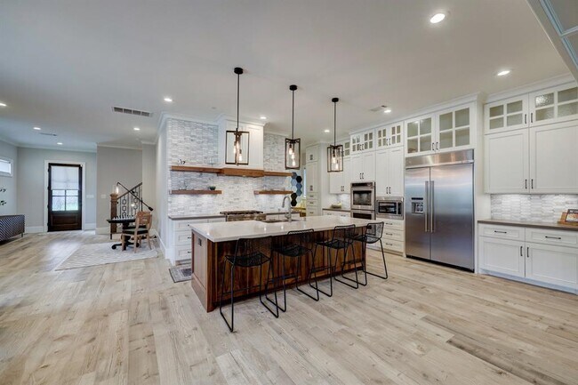 Foto del edificio - 1322 Caywood Ln