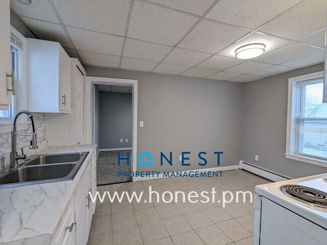 Foto del edificio - 73 Kennedy Memorial Dr