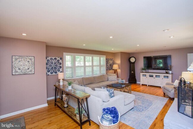 Foto del edificio - 67 Townview Dr