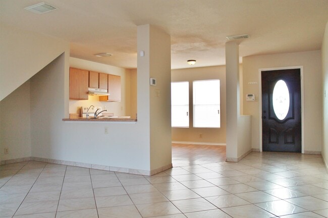 Foto del edificio - 7955 Ruby Meadow