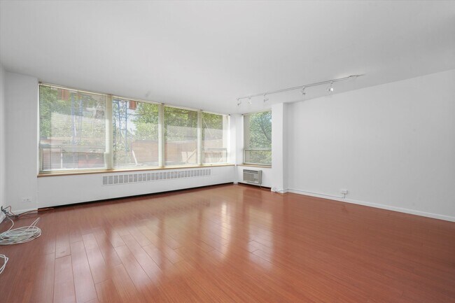 Building Photo - 1360 N Sandburg Terrace