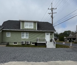 Building Photo - 1704 Buchanan Trail E