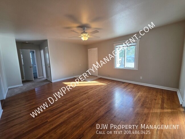 Building Photo - 2233 S Leadville Ave