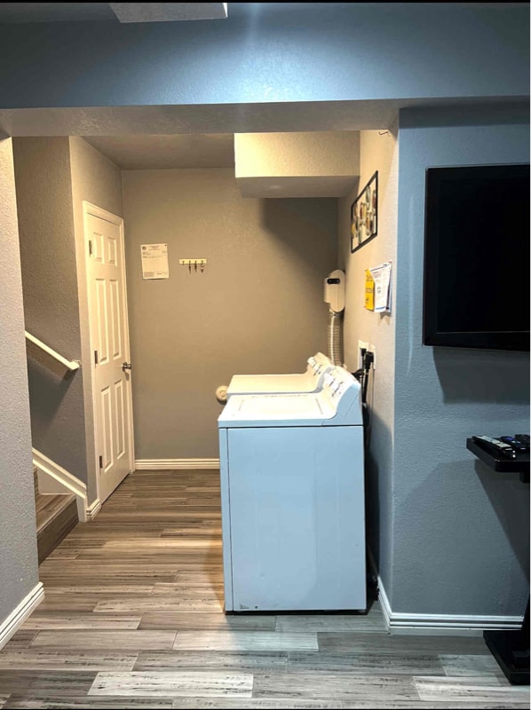 Photo - 4108 Liverpool St Apartment