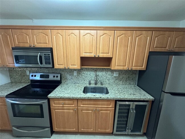 Foto del edificio - 5839 SW 74th Terrace