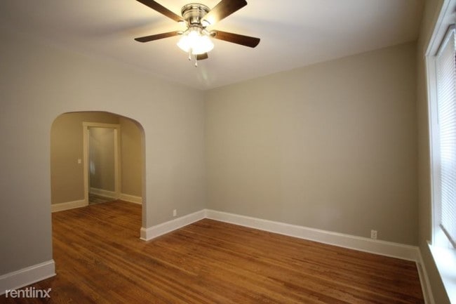 Building Photo - 2640 W Bradley Pl