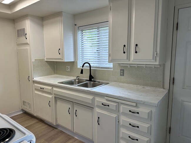 Building Photo - 2 Bedroom condo in SLO for rent