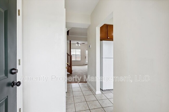 Building Photo - 400 Monument Ct