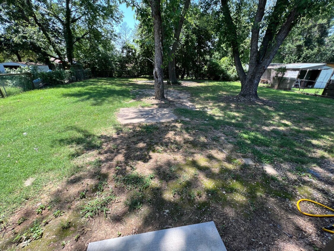 3 Bed 1.5 Bath House with 1 Car Garage. T... - 3 Bed 1.5 Bath House with 1 Car Garage.  T...