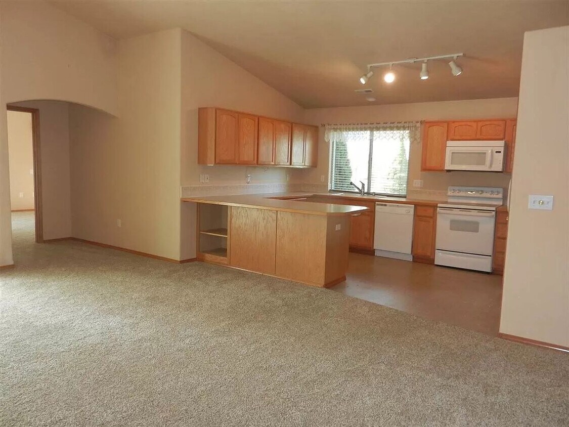 Beautiful Home in North Spokane with a 30... House Rental in Spokane