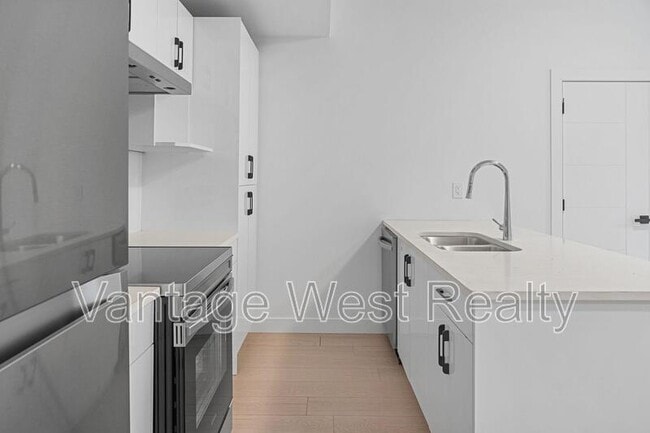 Building Photo - 3774 Astoria Dr