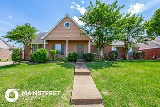 Building Photo - 6719 Ross Manor Dr