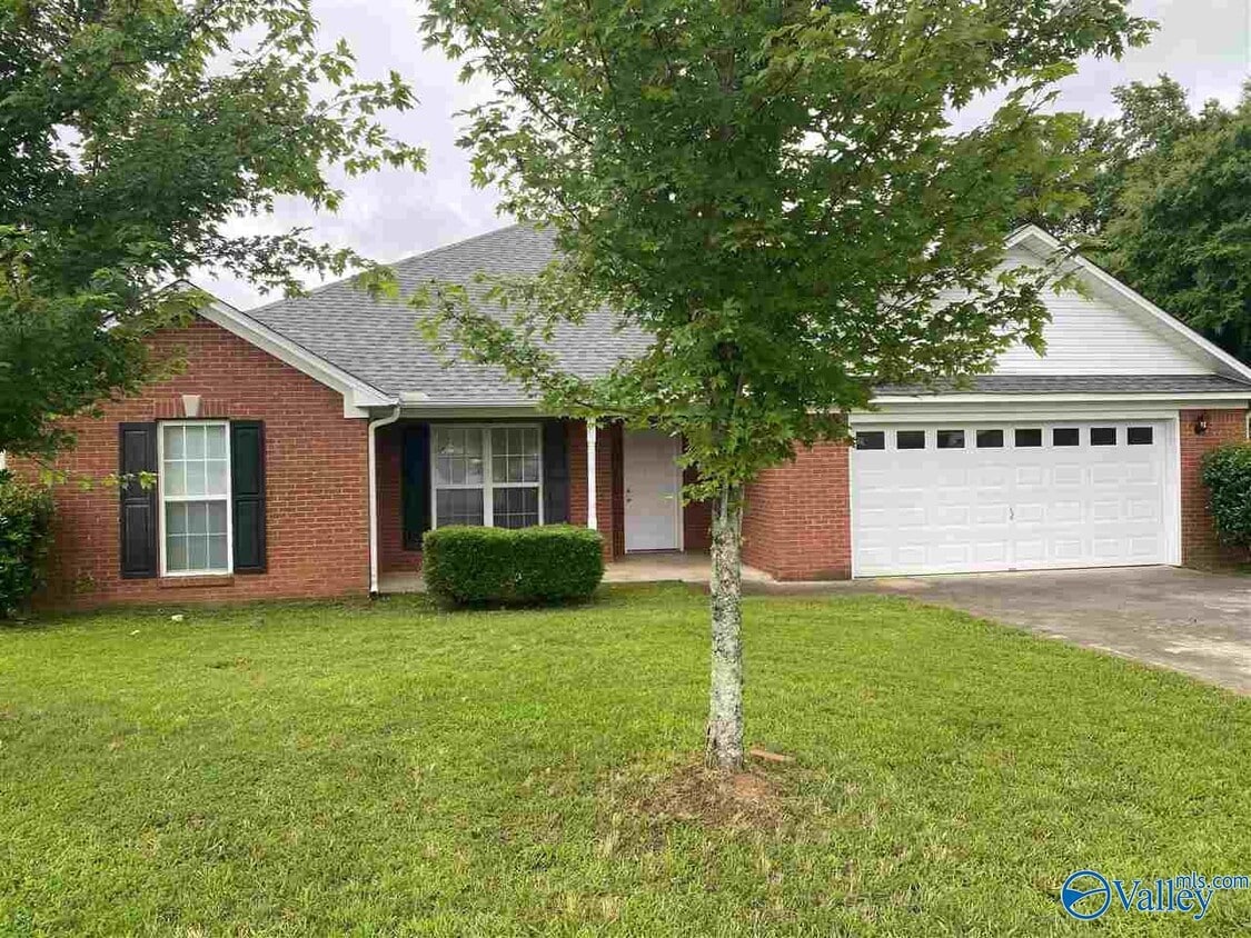 107 Sand Pine Ct, Toney, AL 35773 House Rental in Toney, AL