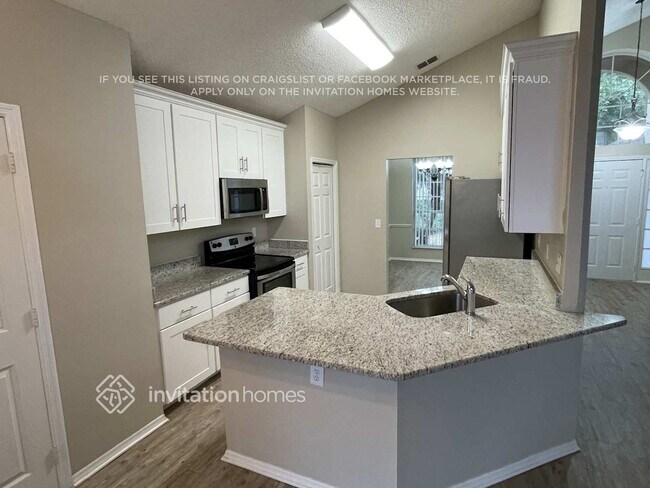 Foto del edificio - 545 Tall Oaks Terrace