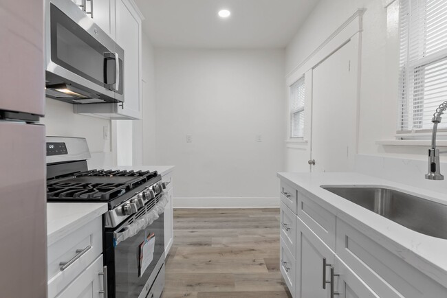 Foto del edificio - 1045 E 4th St