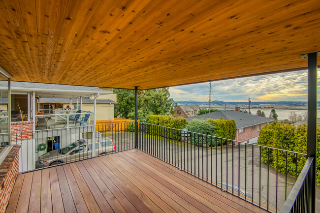 Building Photo - 6510 E Evergreen Blvd
