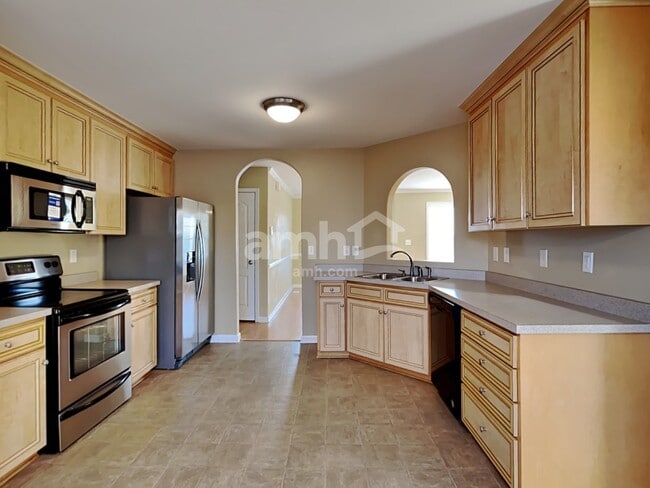 Building Photo - 1067 S Willhaven Dr