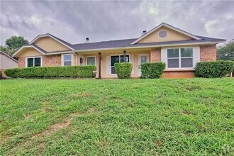 Building Photo - 423 Augustine Dr