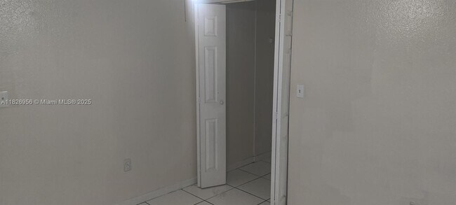 Foto del edificio - 5100 SW 41st St