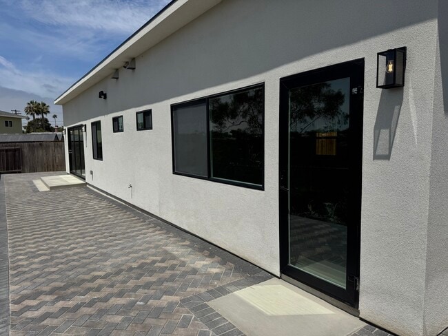 Building Photo - 3535 Hatteras Ave