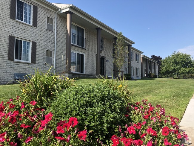 Building Photo - Chatham Hills