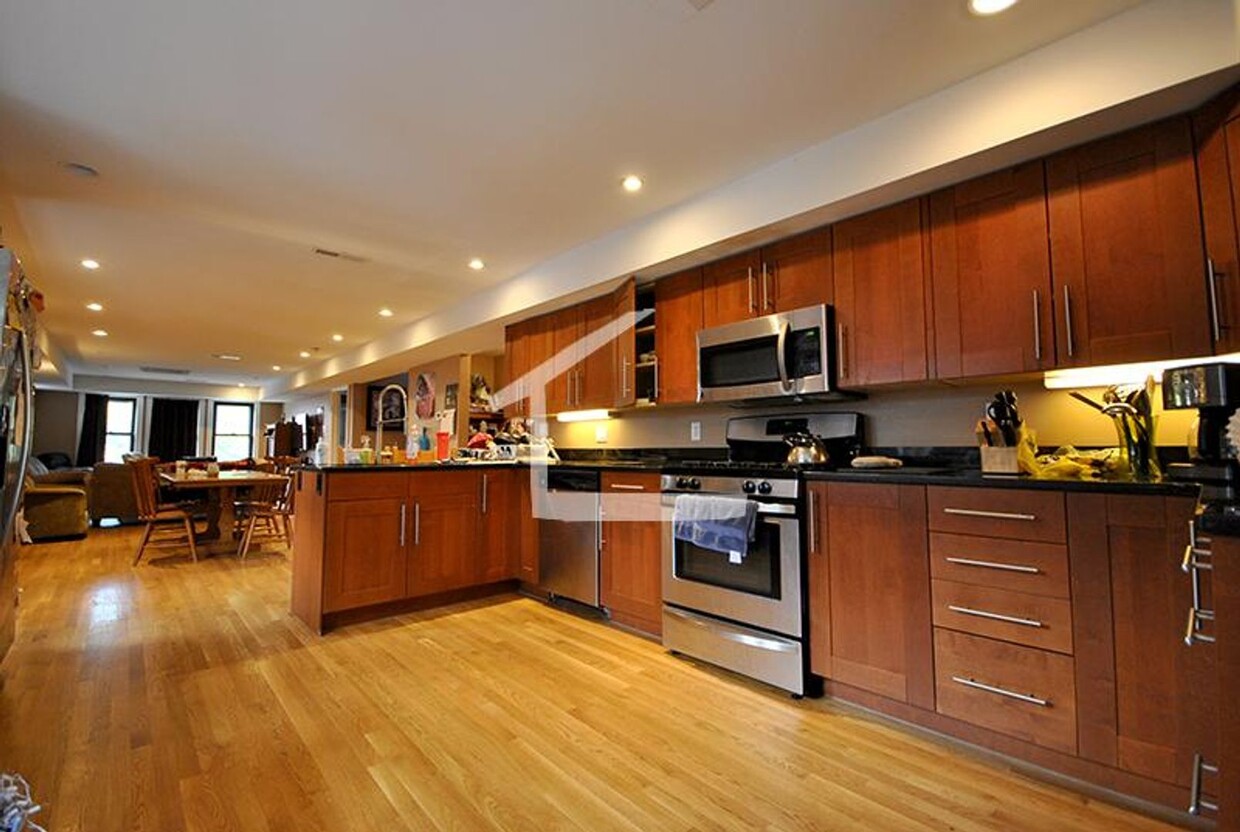 Foto principal - HOT BRIGHTON LISTING!!!!