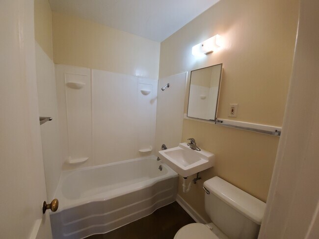 Building Photo - 353 S 47th St