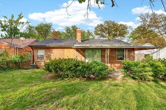 Building Photo - 1810 Mora Ln