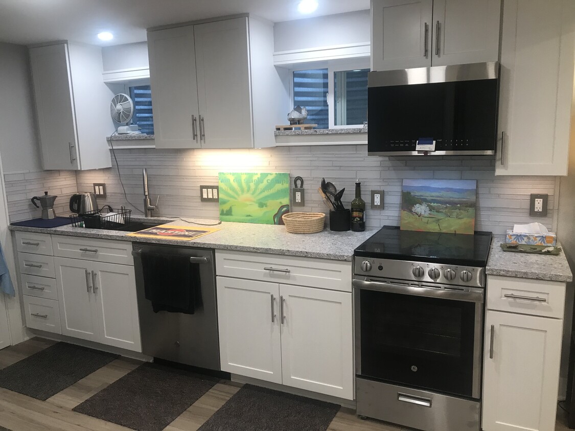 Kitchen - 83 Defrance Way